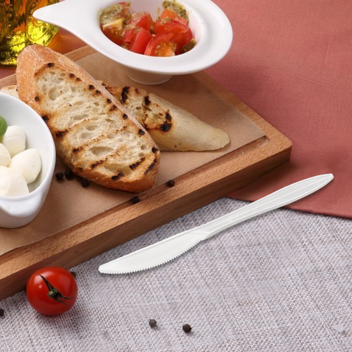 [1,000 ct] PP Plastic Medium Weight Knives | White